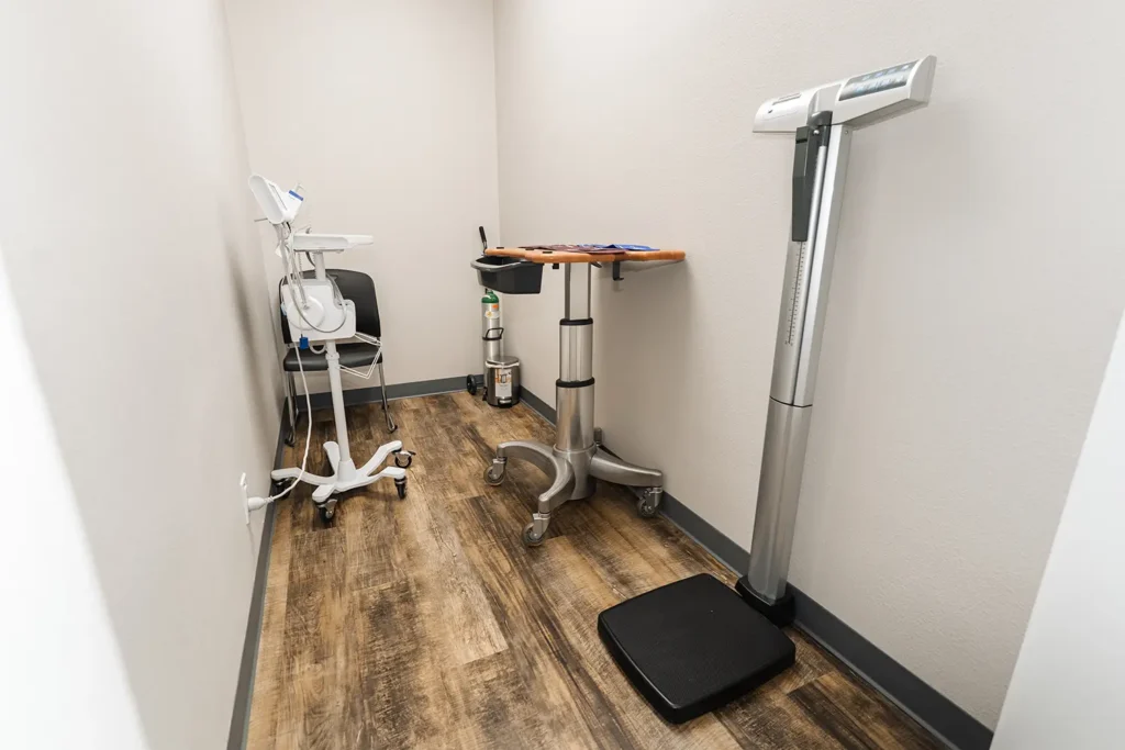 Ramon Reyes, M.D. office clinic tour