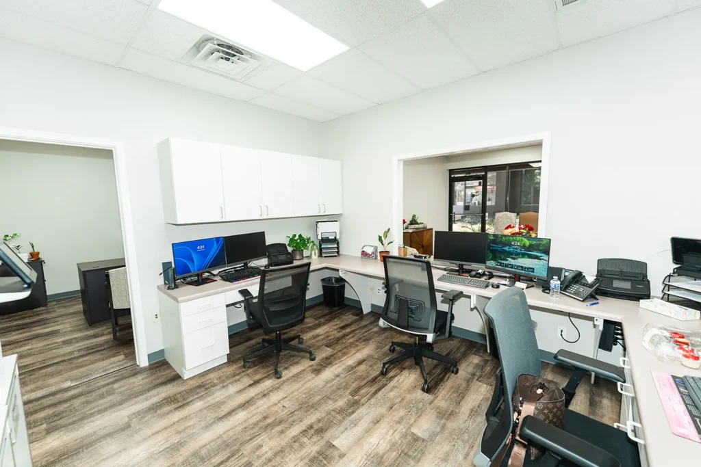 Ramon Reyes, M.D. office clinic tour